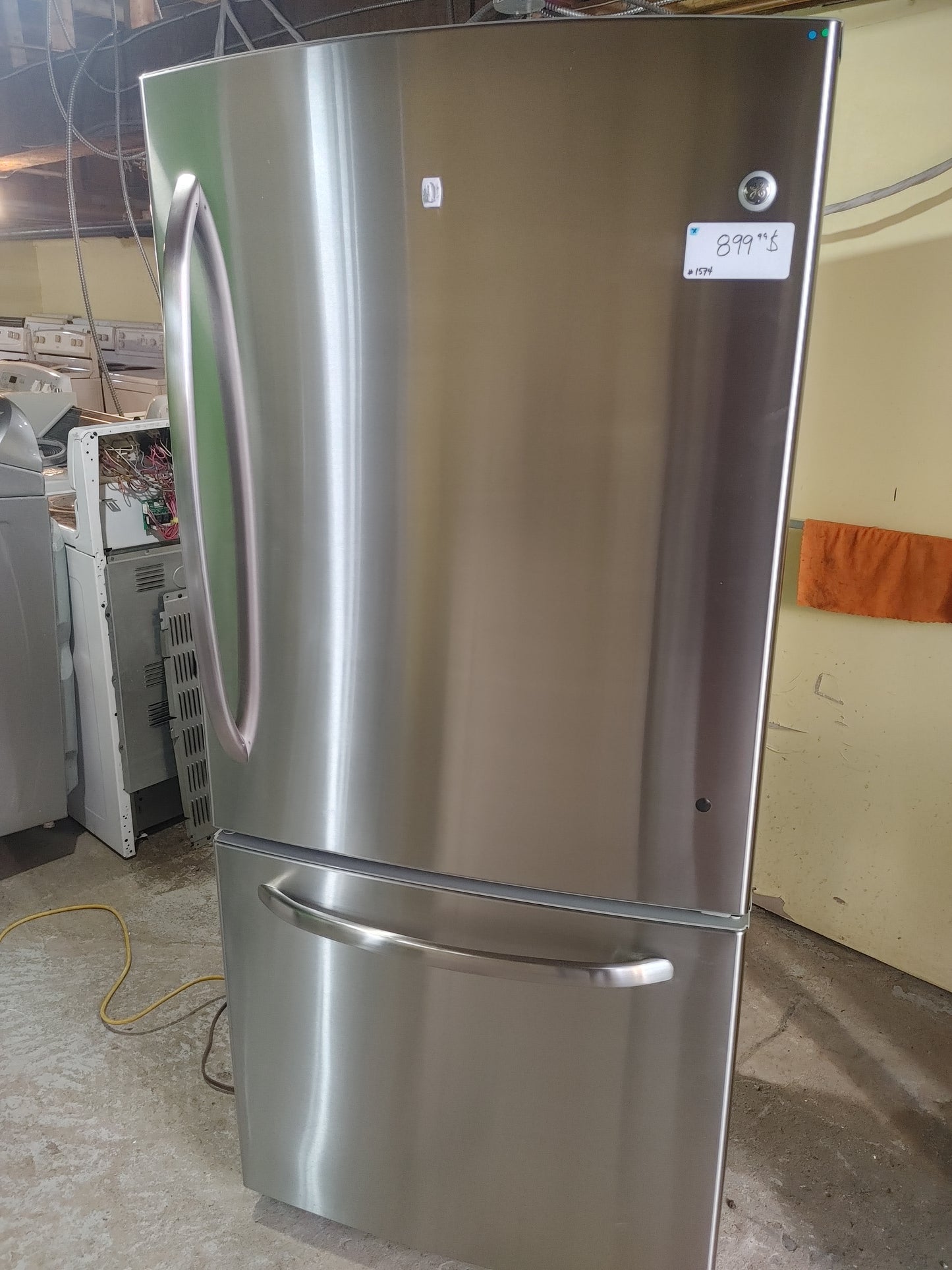 Ge Refrigerator in stainless