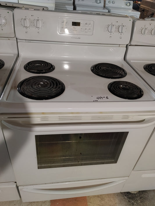 Cuisinière Frigidaire en blanc