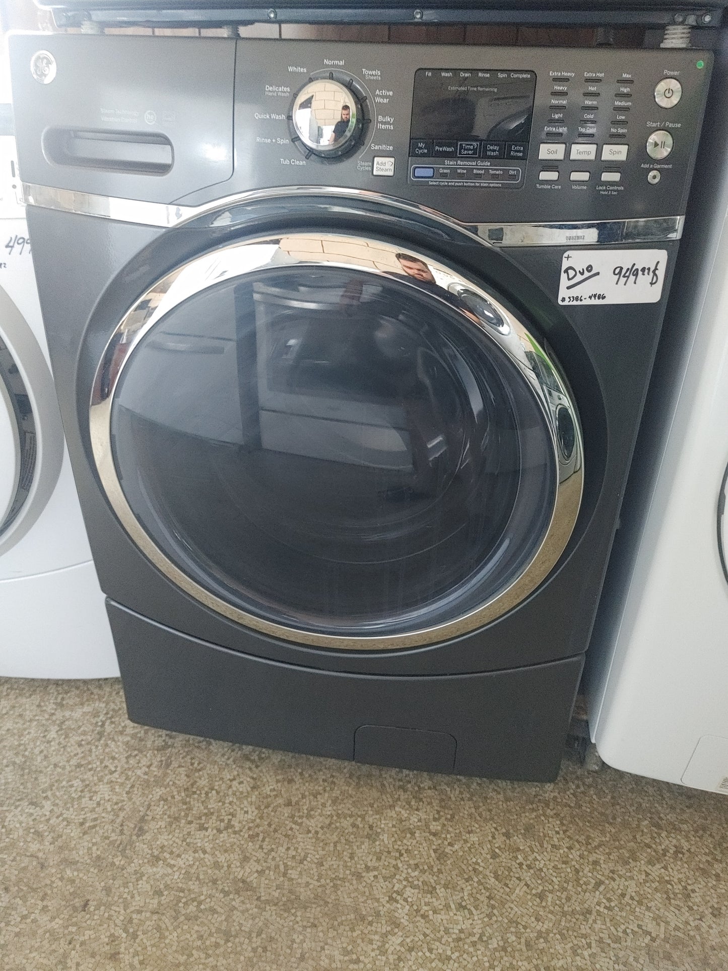 Ge Ge washing machine in stainless; gray