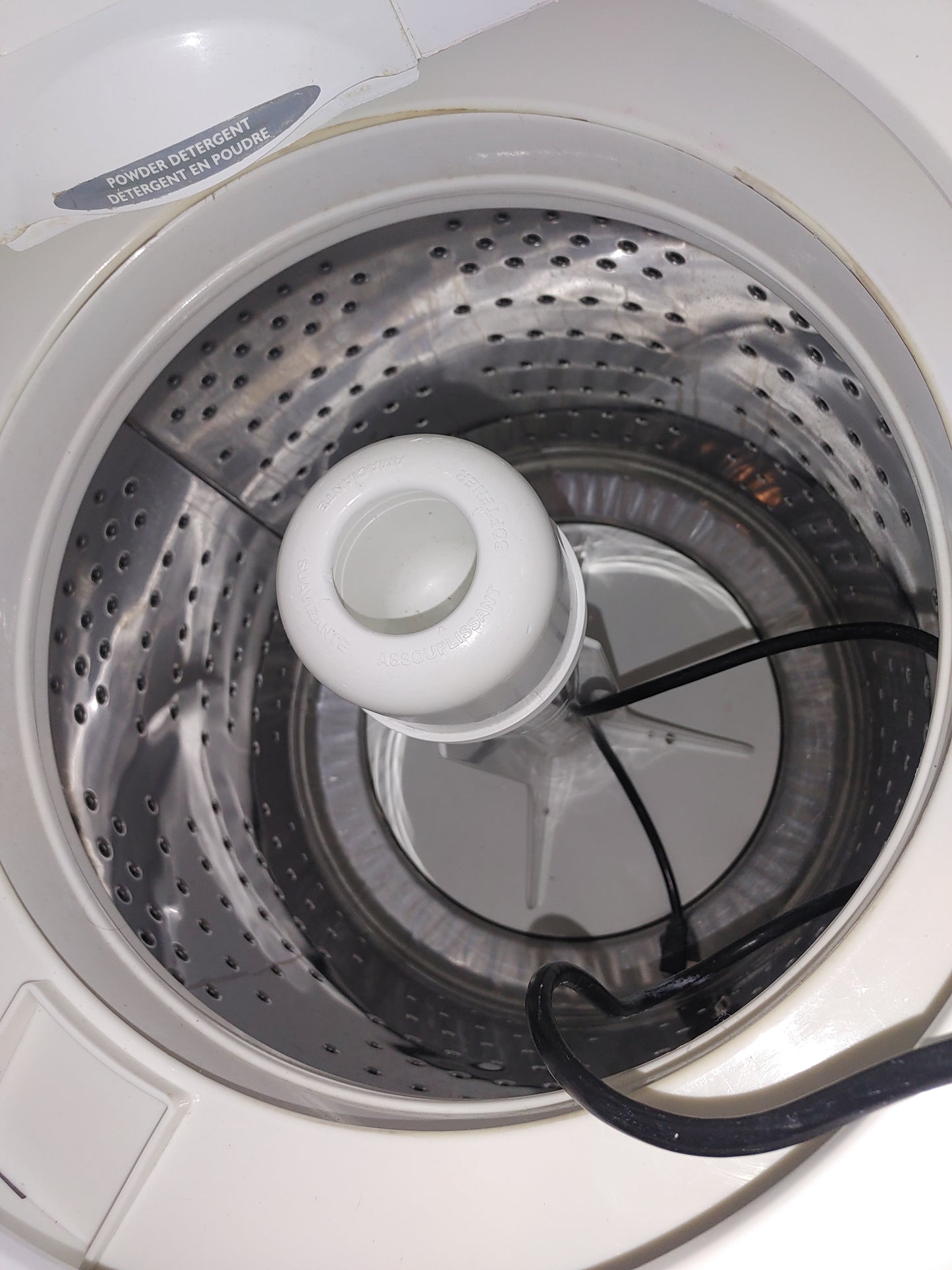 Whirlpool Whirlpool washing machine in white