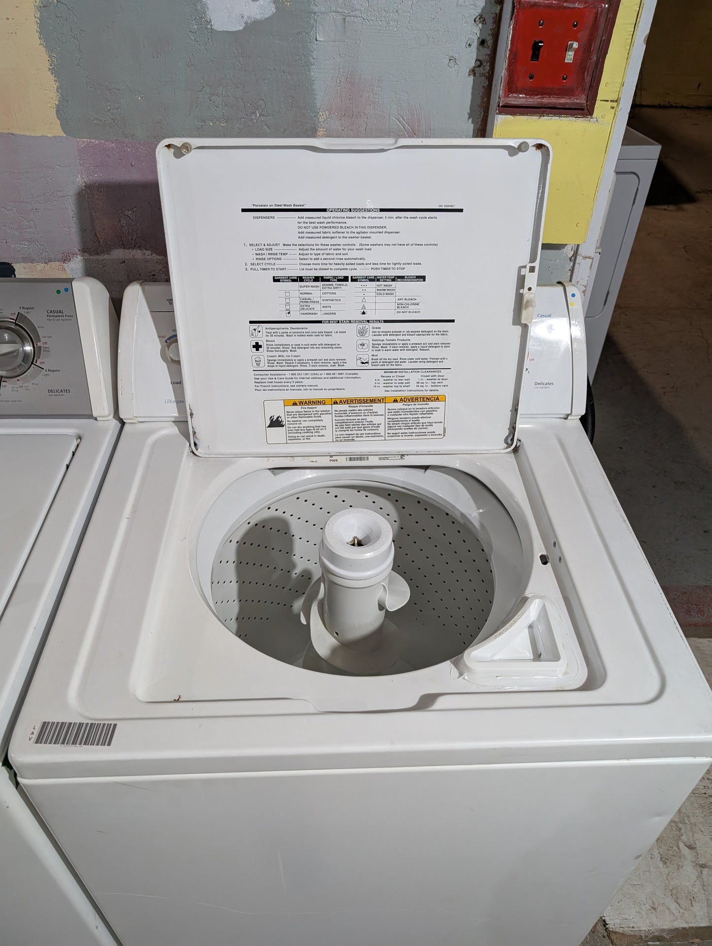 Whirlpool Whirlpool washing machine in white