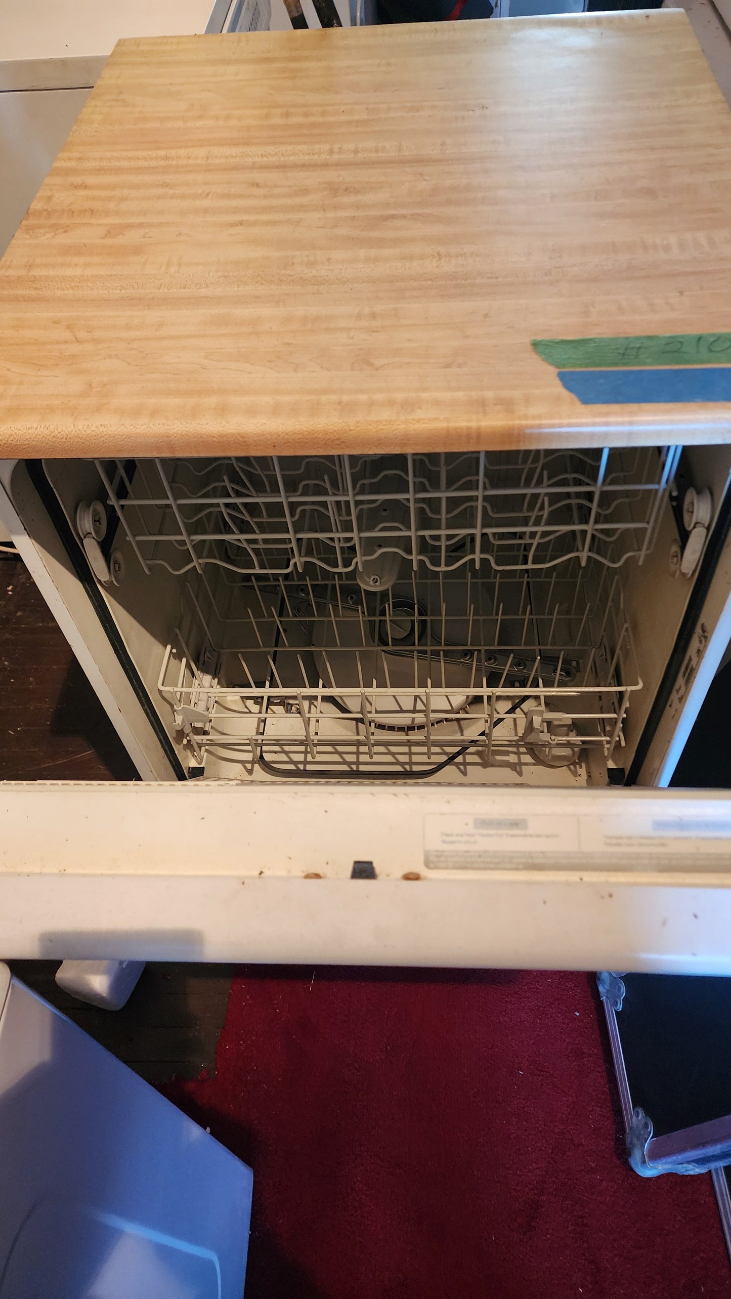 Whirlpool – Dishwasher – 270" – white – Refurbished - Excellent Condition