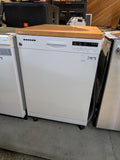 Ge Ge washing machine in white