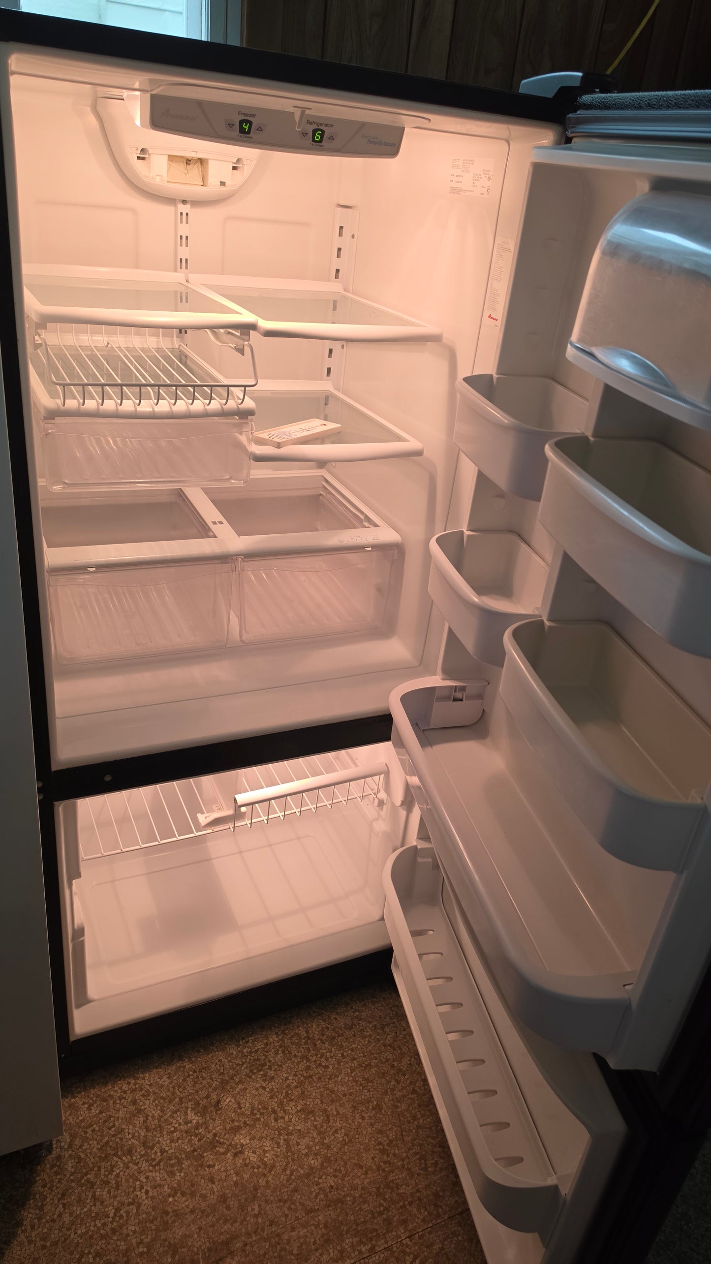 Amana refrigerator 30"X66"X27"