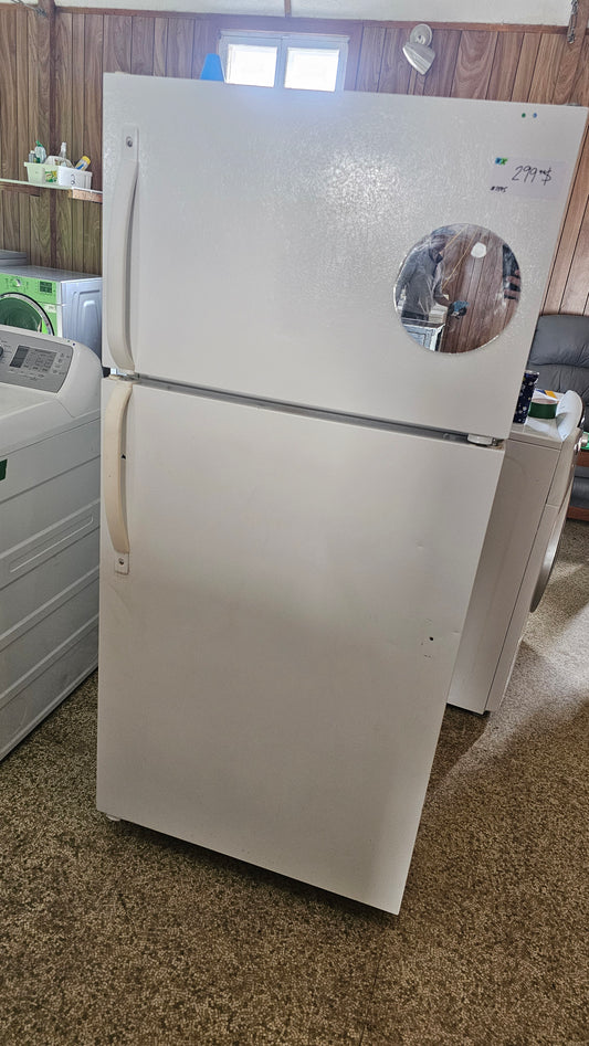 Réfrigérateur Frigidaire – blanc