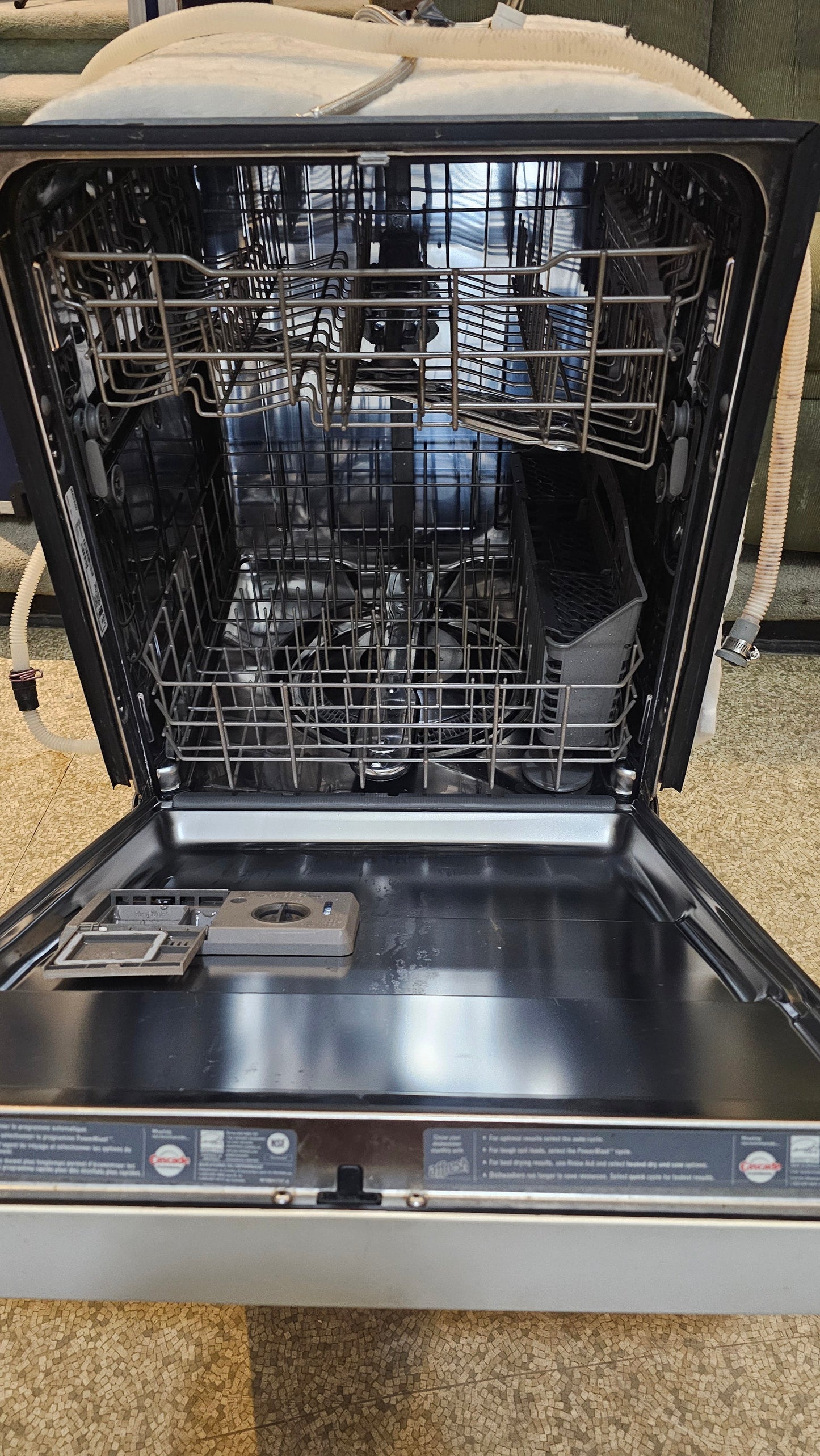 Maytag – Dishwasher – white – Used