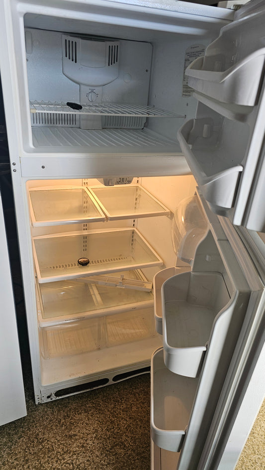 Frigidaire refrigerator - white SKU#1624