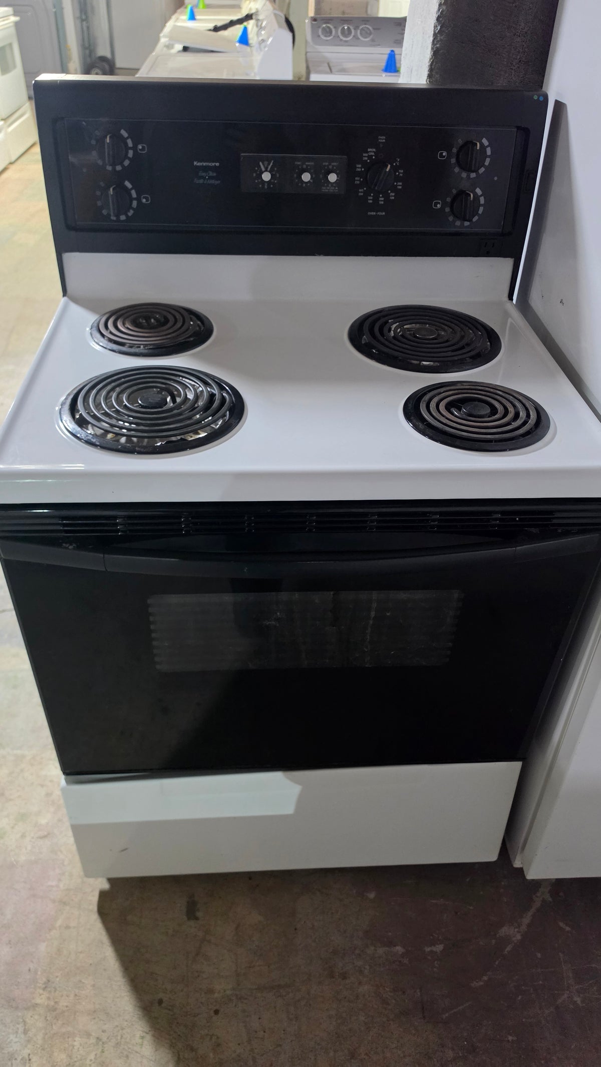 Kenmore stove - white SKU#2535