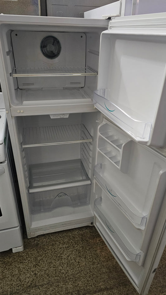 24-Inch Appliance Set – Fridge, Stove, Washer & Dryer (White, Used)