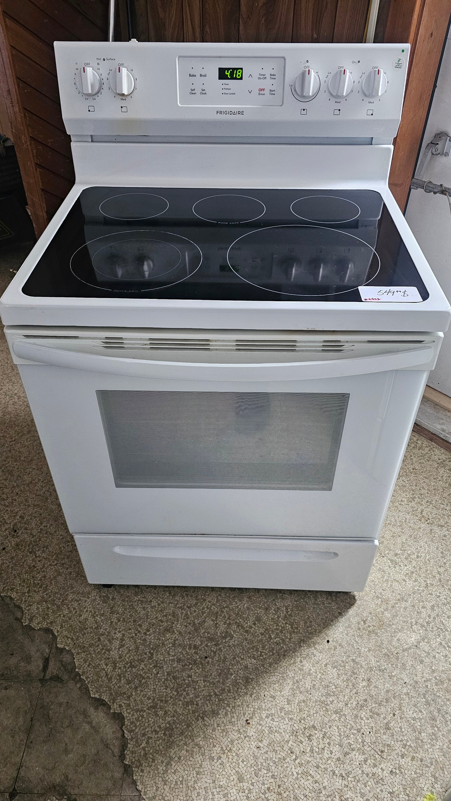 Cuisinière en verre en céramique Frigidaire – Blanche