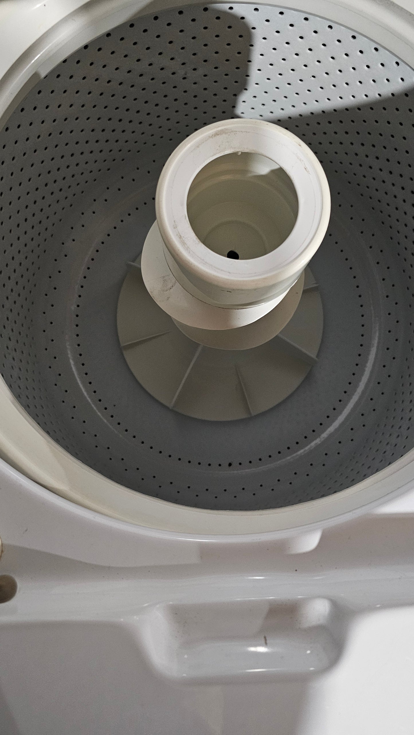 Maytag washer and dryer sets - white