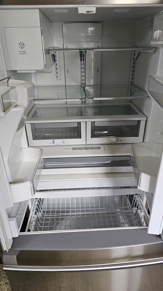 Réfrigérateur Electrolux eau + glace – inox 36" pouce