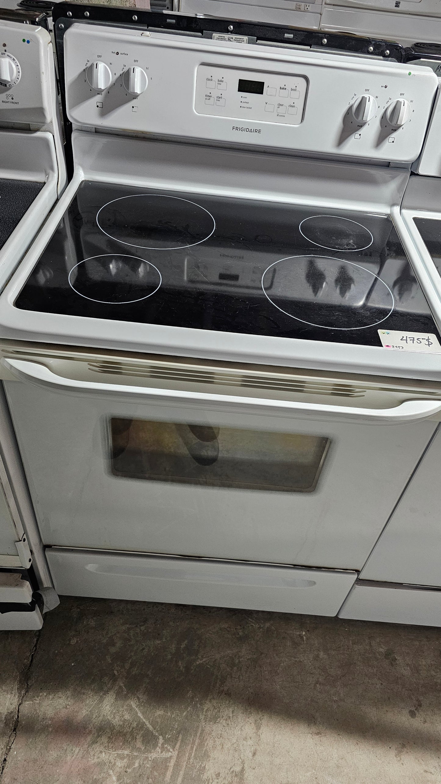 Cuisinière Frigidaire - SKU blanc #2453