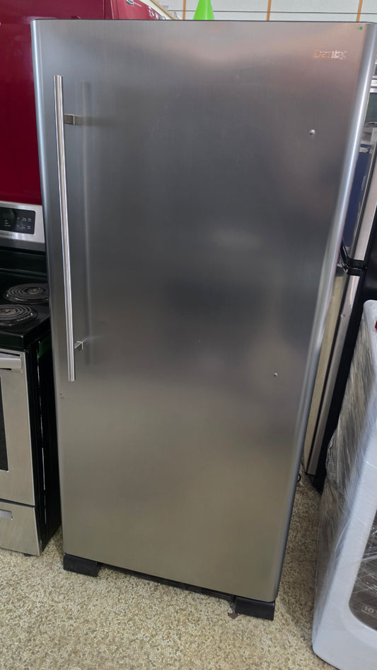 Réfrigérateur tout-en-un Danby - 30 » de largeur x 67 » de large x 28,5 » de diamètre - acier inoxydable