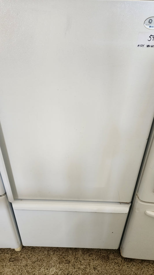 Ge Ge refrigerator in white