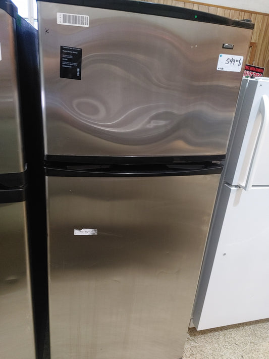 Kenmore Refrigerator in stainless