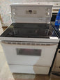 Beaumark Stove in white