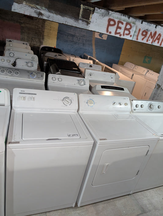 Kenmore Kenmore washing machine in white