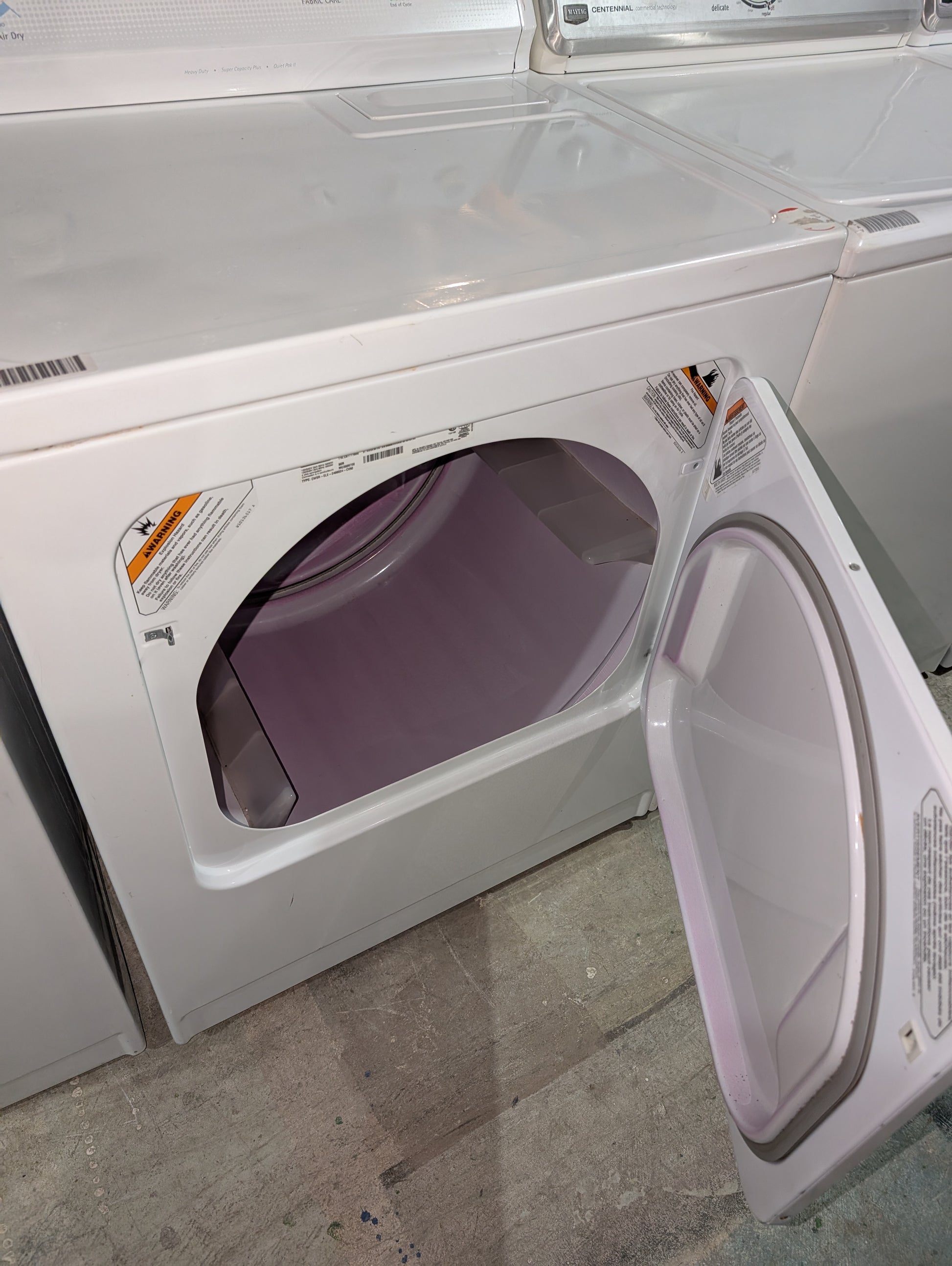 Kenmore Kenmore dryer in white