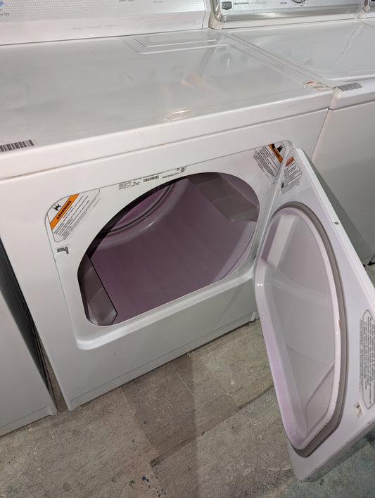 Kenmore Kenmore dryer in white