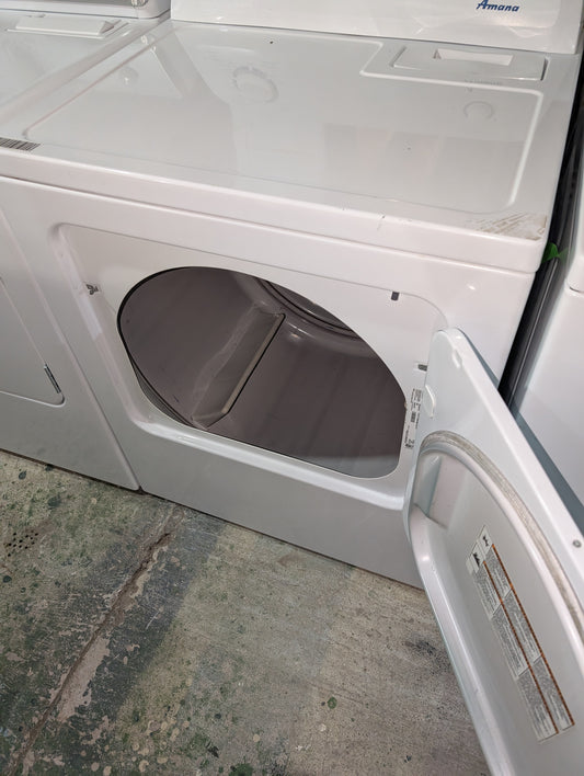 Amana Amana dryer in white