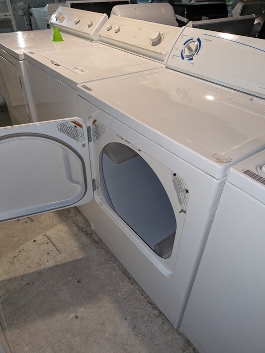 Whirlpool Whirlpool dryer in white