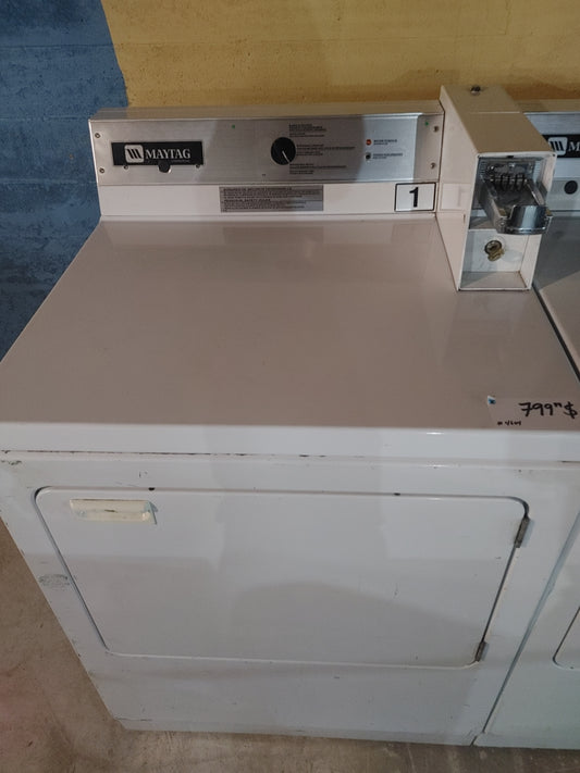 Whirlpool Whirlpool dryer in white