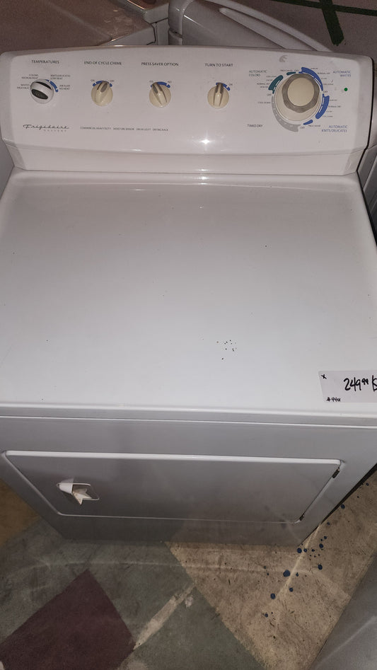 Frigidaire Frigidaire dryer in white
