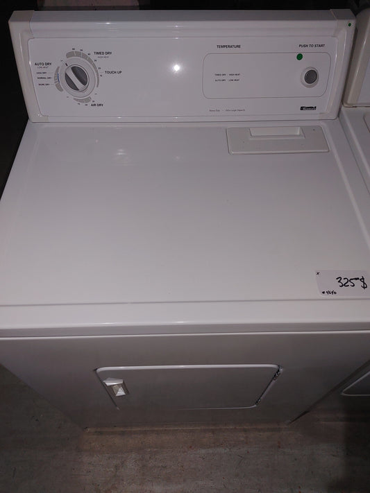 Kenmore Kenmore dryer in white