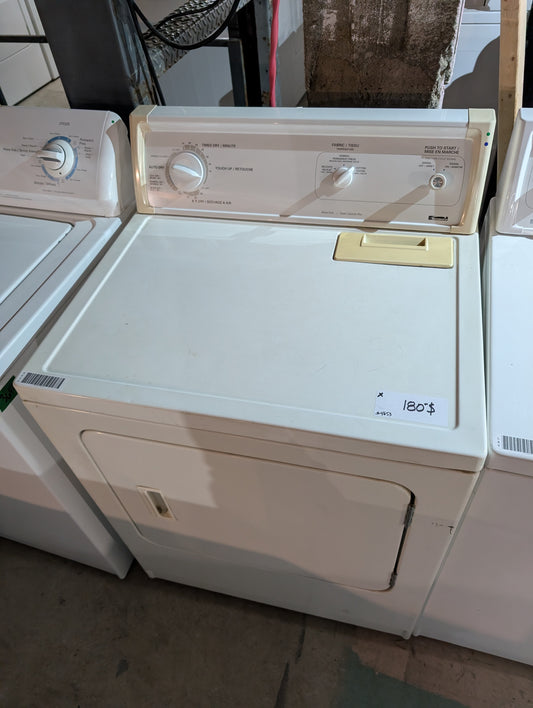 Kenmore Kenmore dryer in white