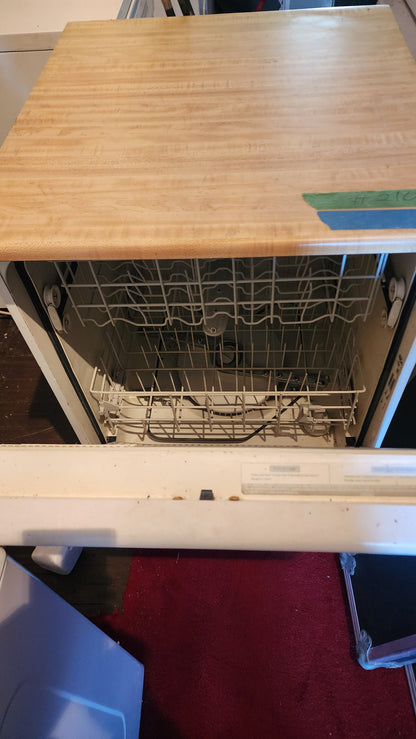 Whirlpool – Dishwasher – 270" – white – Refurbished - Excellent Condition