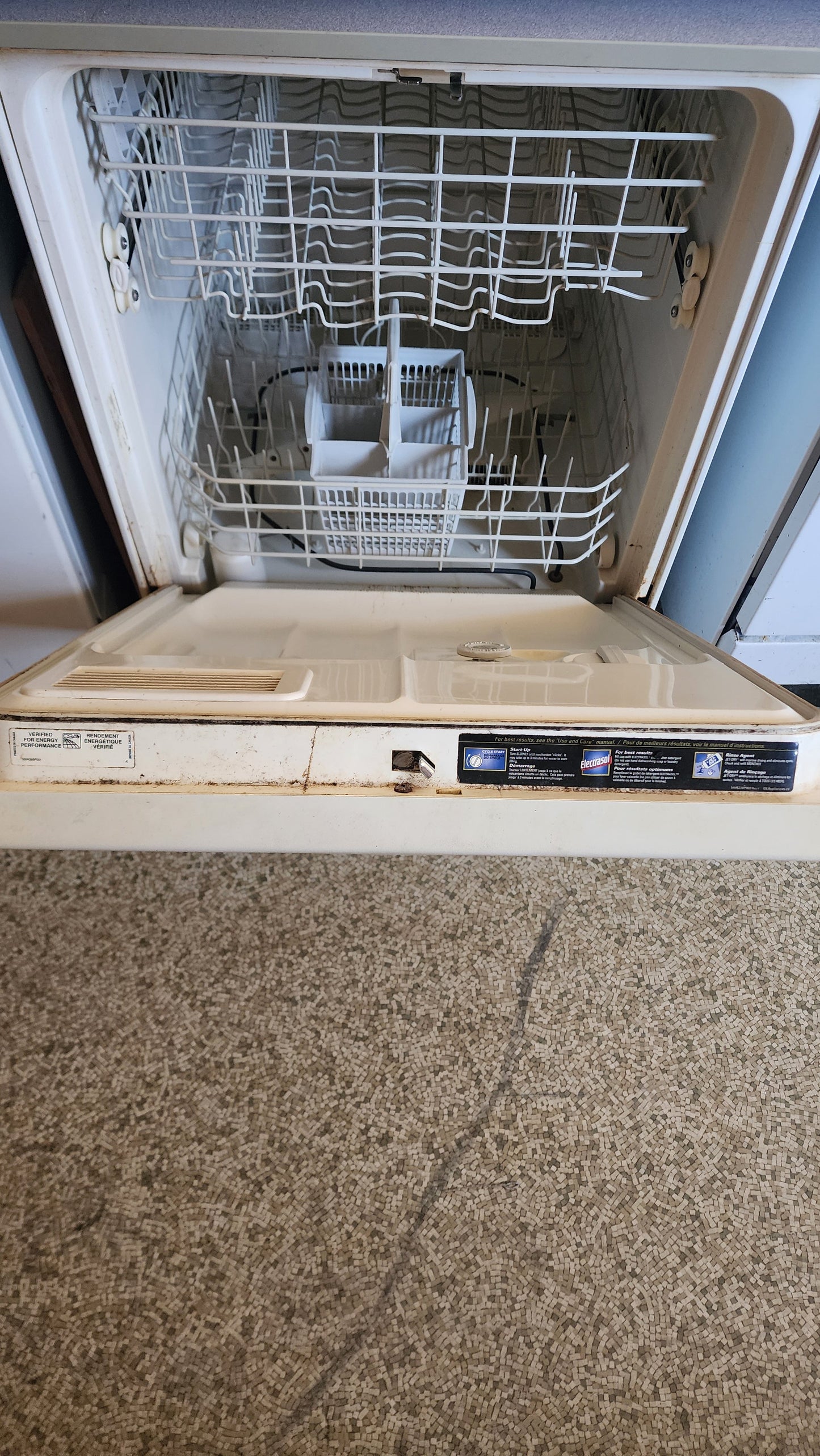 Ge – Dishwasher – 270" – white – Refurbished - Excellent Condition
