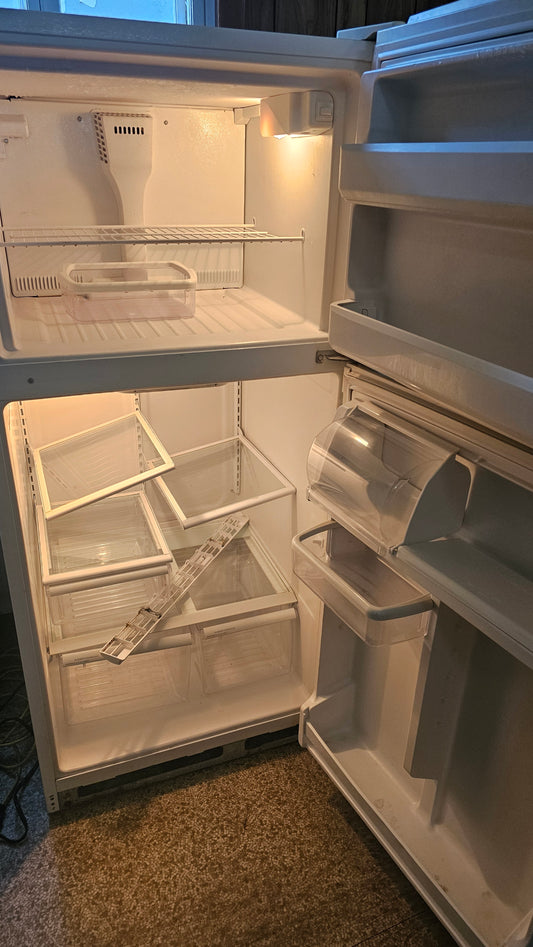 Réfrigérateur de marque à déterminer