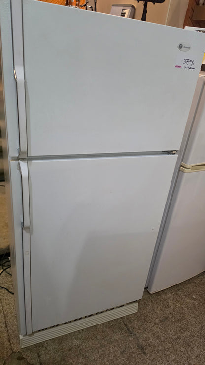 Ge refrigerator 30"X66"X27 - white SKU#1715
