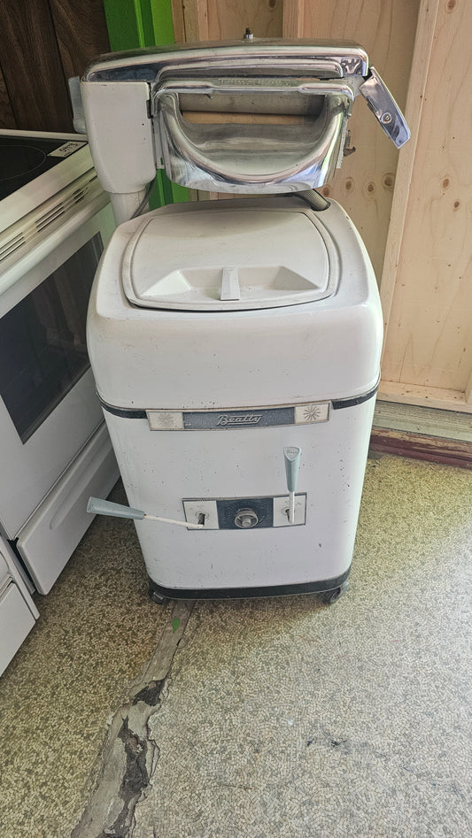 Machine à laver vintage Beatty Wringer – Un retour dans le passé