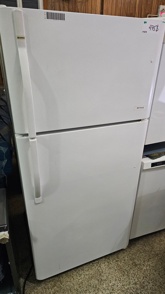 Kenmore refrigerator- white SKU#1631