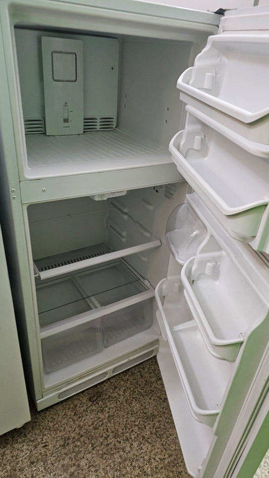 Frigidaire refrigerator- white SKU#1592