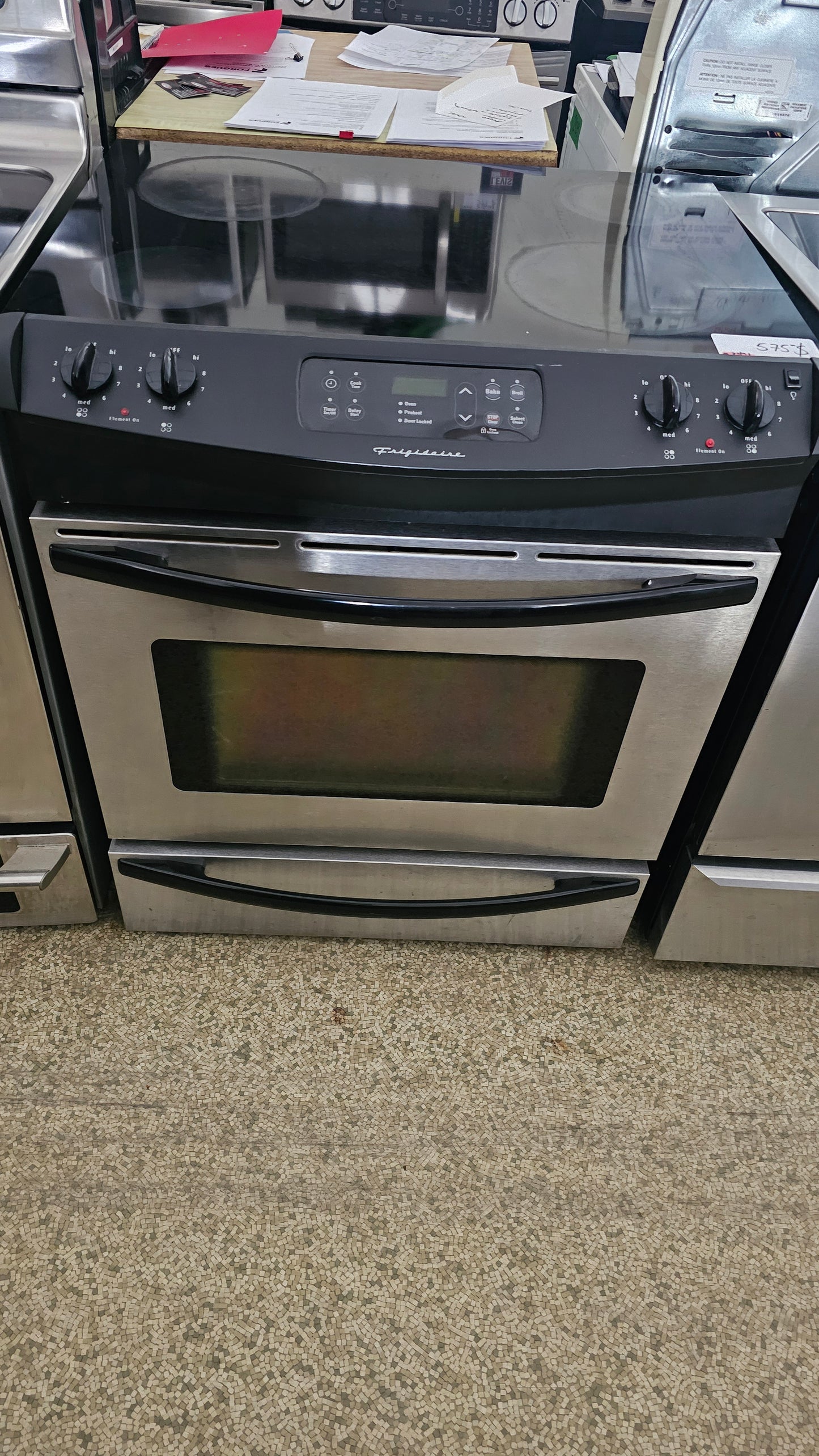 Cuisinière en verre en céramique Frigidaire – Inox