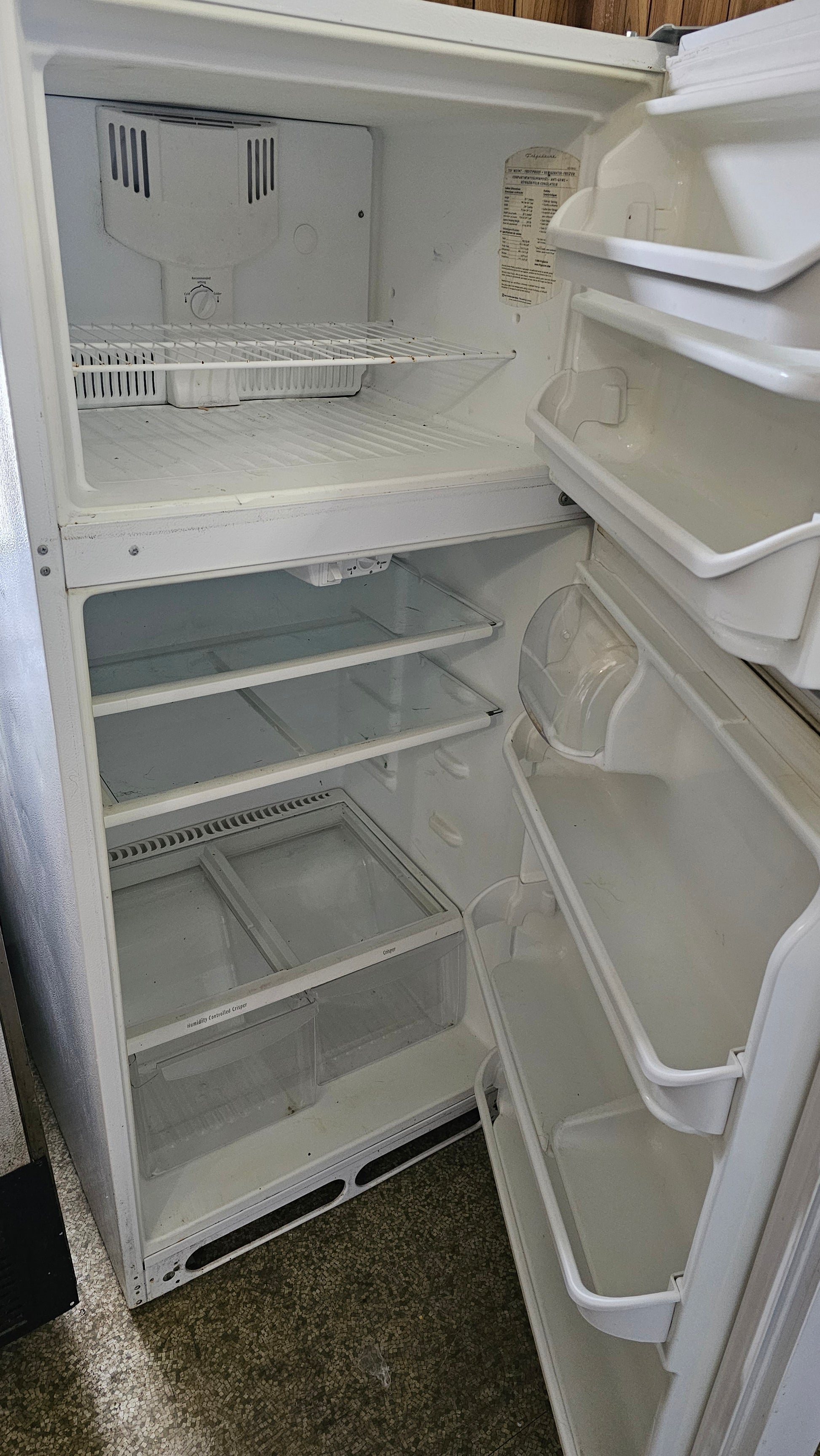 Réfrigérateur de marque TBD