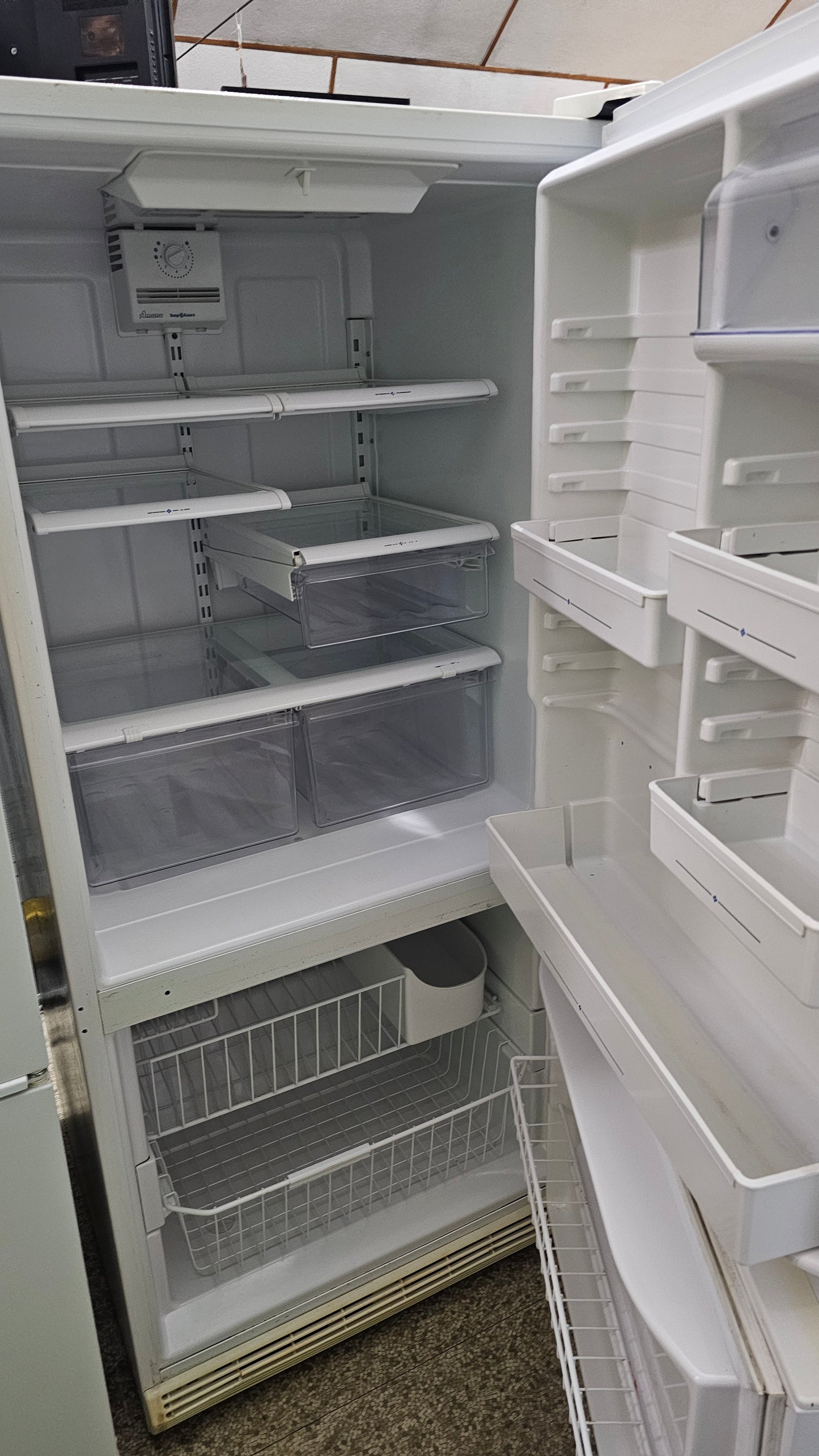 Amana refrigerator- white SKU#1619