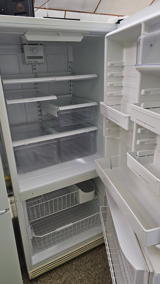 Amana refrigerator- white SKU#1619