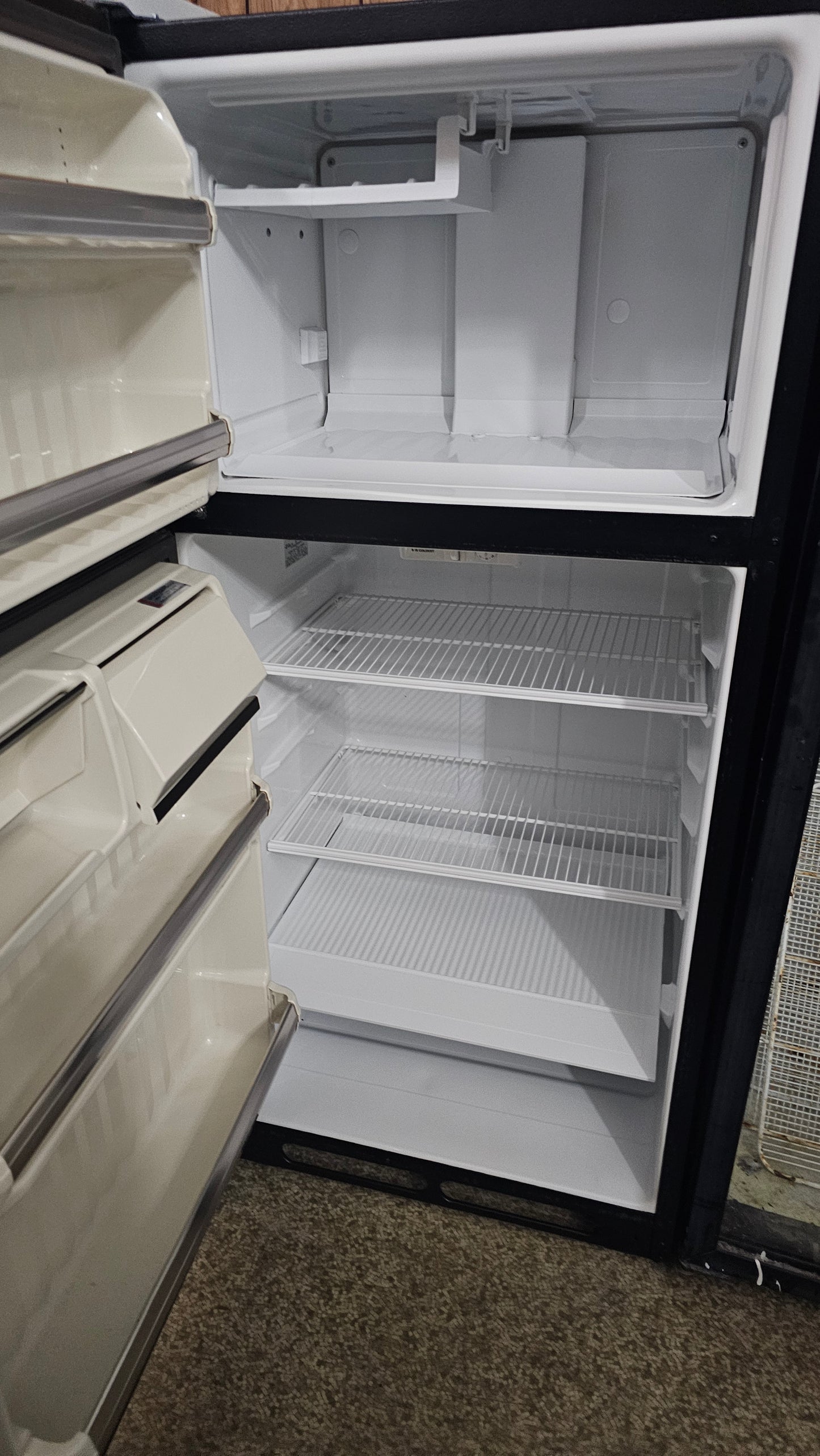 Réfrigérateur GE – Noir