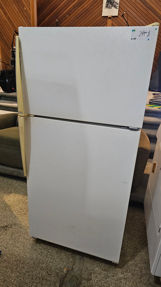 Amana refrigerator- white SKU#1641