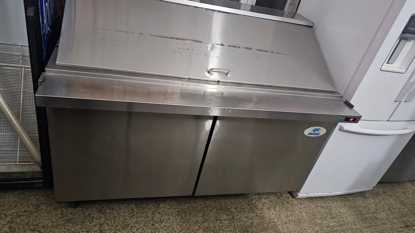 Réfrigérateur commercial Danair – Acier inoxydable (60 » x 47 » x 34 »)