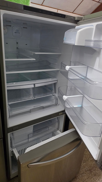 LG refrigerator 33"X67"X27" - stainless SKU#1721