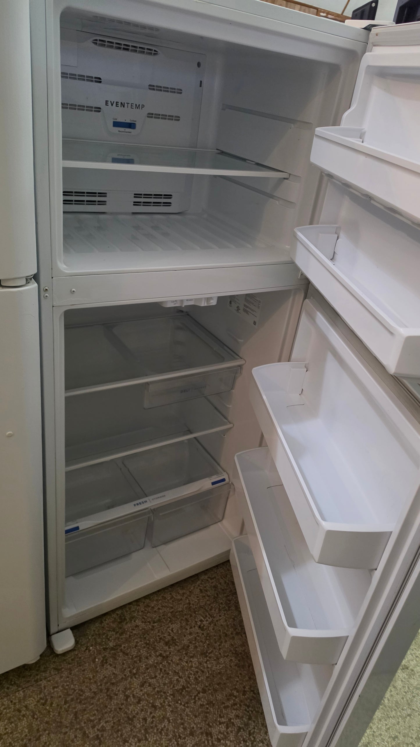 Réfrigérateur Frigidaire 30 po x 66 po x 27 po - blanc, réf. 1734