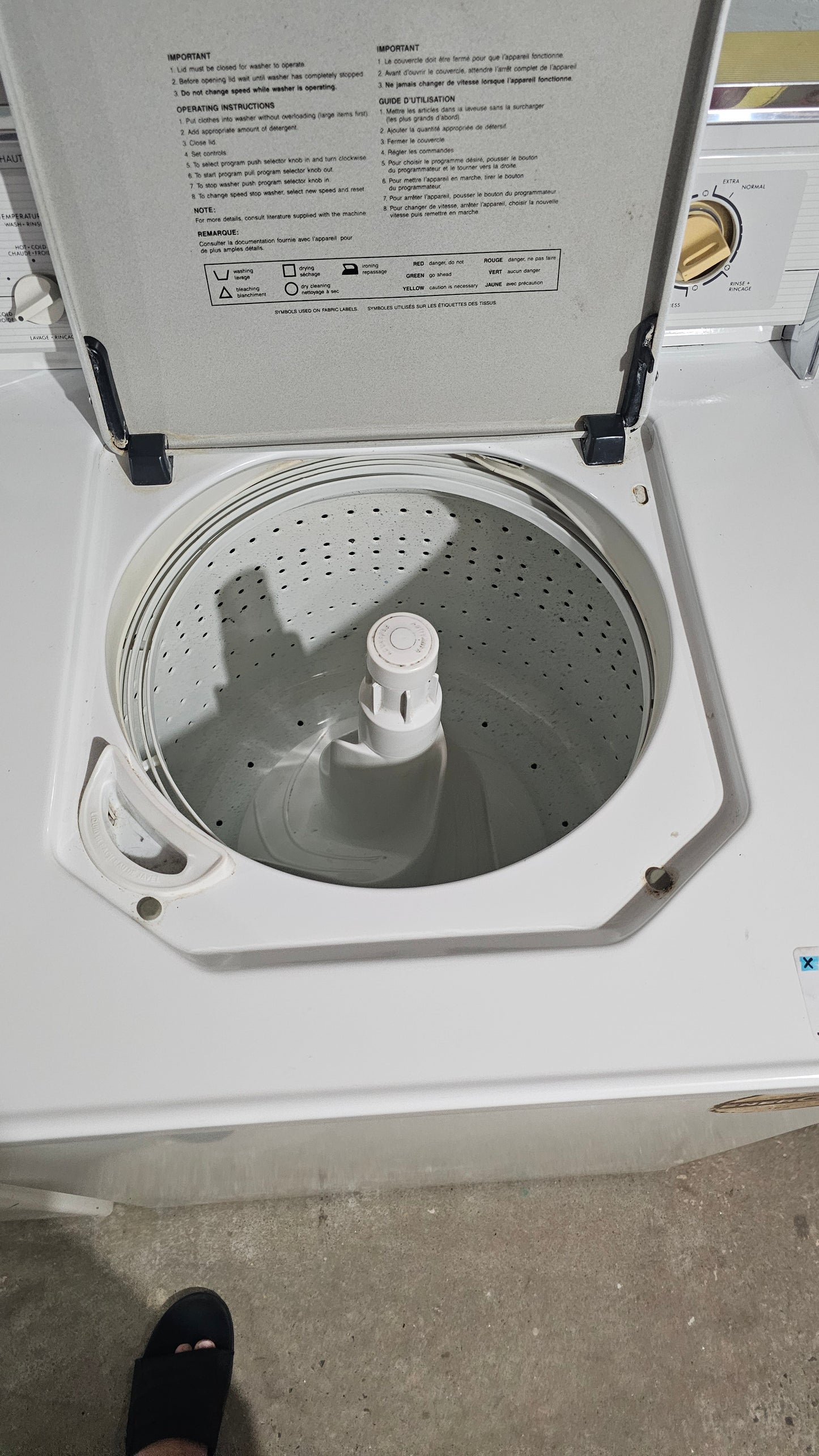 Machine à laver Ge - blanche