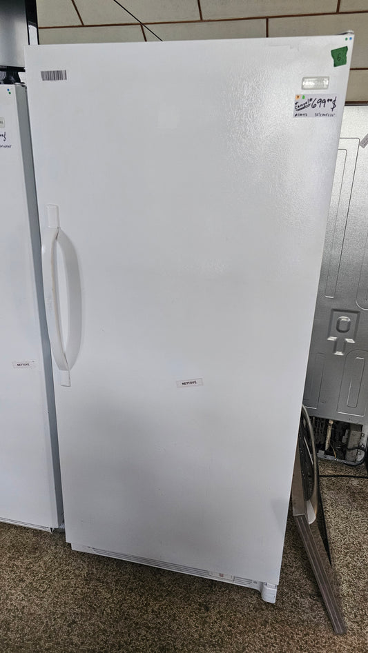 Freezer Frigidaire- white 32"X70.5"X26"SKU#10042