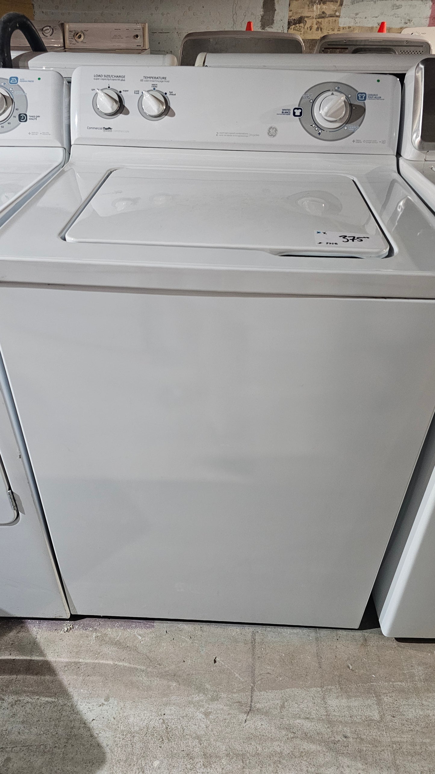 Laveuse à chargement par le dessus de marque à déterminer