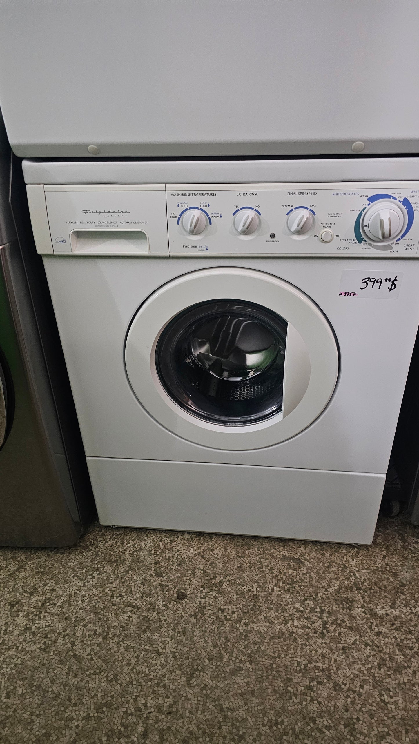 Frigidaire Gallery Laveuse à chargement frontal et Sécheuse Ensemble – Blanc